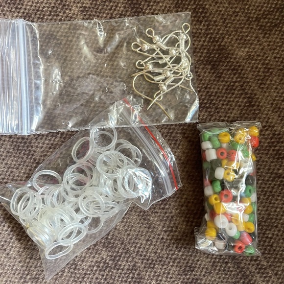 string bundle - friendship bracelets - Picture 4 of 7